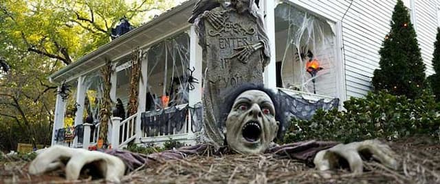 The Best Halloween Decorations to Celebrate The Spookiest Time of the Year
