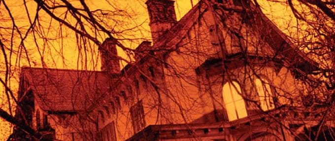 10 Best Horror Books and Paranormal Classics
