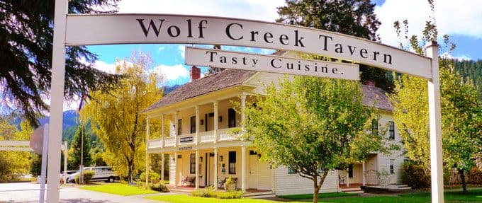 The Many Ghosts of Oregon's Historic Wolf Creek Inn