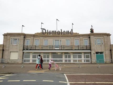 Welcome to Dismaland! Street Artist Banksy Opens Bizarre Theme Park