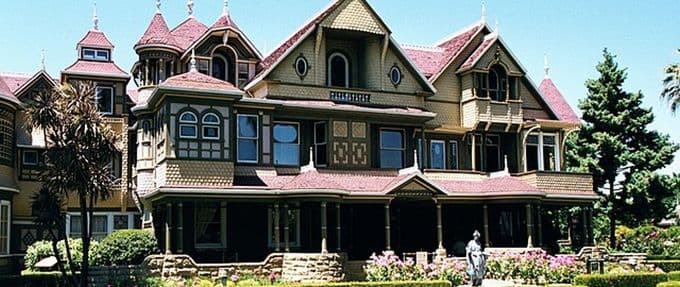 11 Most Haunted Houses in the World