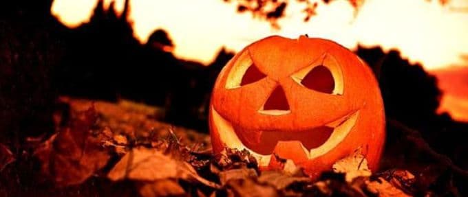 12 Halloween Horror Books Set on the Spookiest Night of the Year