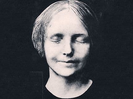 Eternal Beauty: The Death Mask of L’Inconnue de la Seine