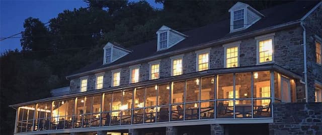 Discover Pennsylvania’s Historic—and Haunted—Accomac Inn